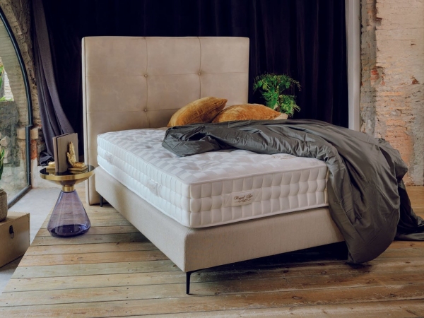 Dunlopillo Royal Arte Soft Pocket spring mattress